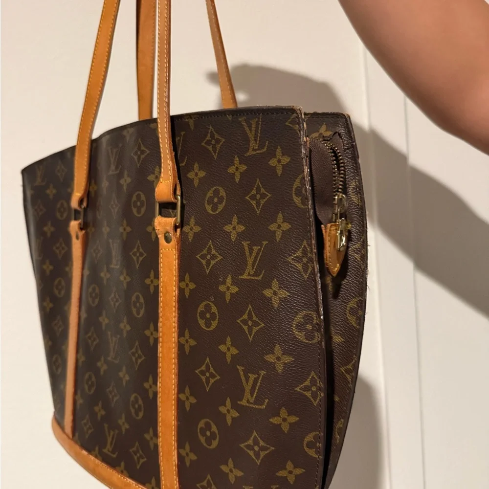 Louis Vuitton Monogram Canvas Tote with Tan Straps - Picture 4 of 7